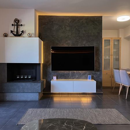 Heaven Luxury Villa Nea Roda Ruang foto