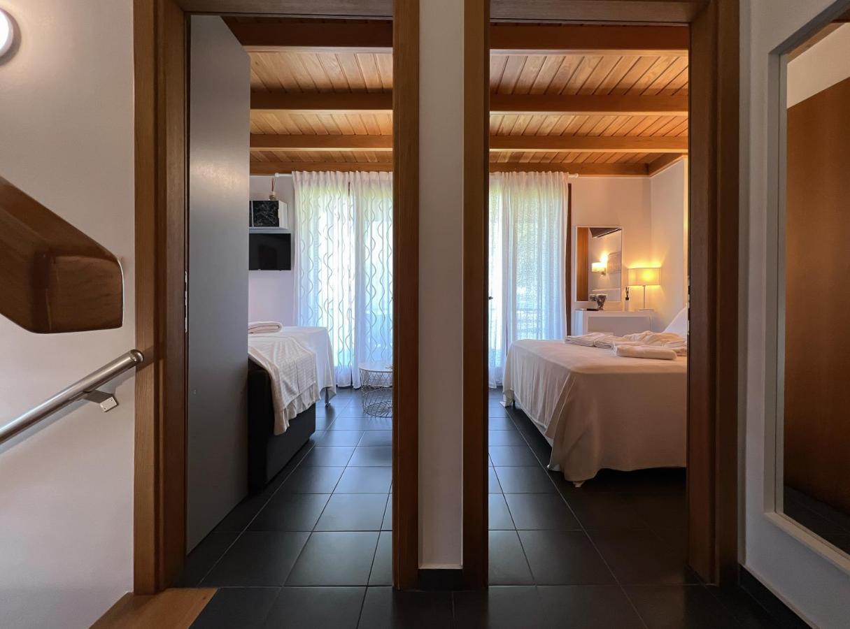 Heaven Luxury Villa Nea Roda Bagian luar foto