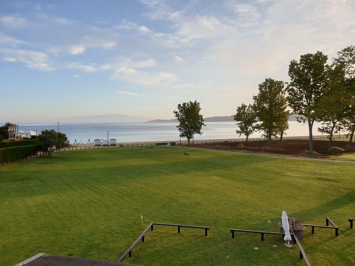 Heaven Luxury Villa Nea Roda Bagian luar foto